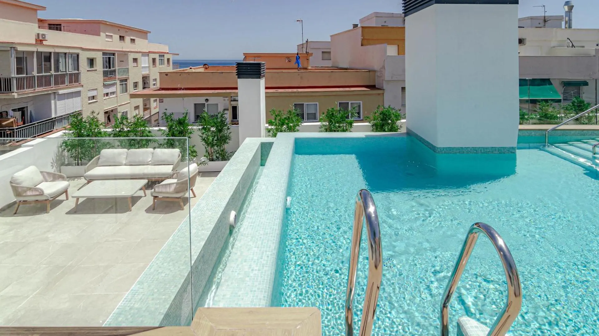 Le2E- Modern New-Build Flat Near The Beach エステポナ