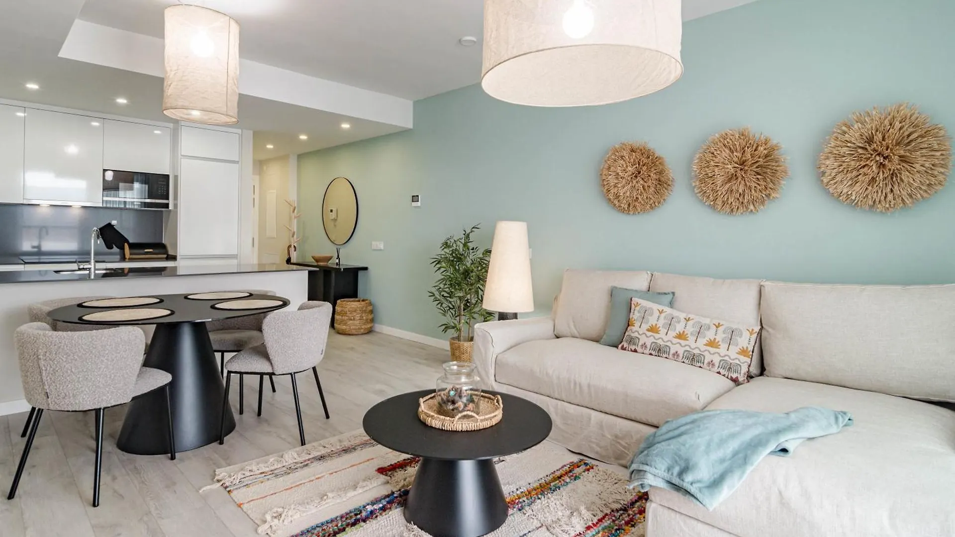 Le2E- Modern New-Build Flat Near The Beach エステポナ アパート